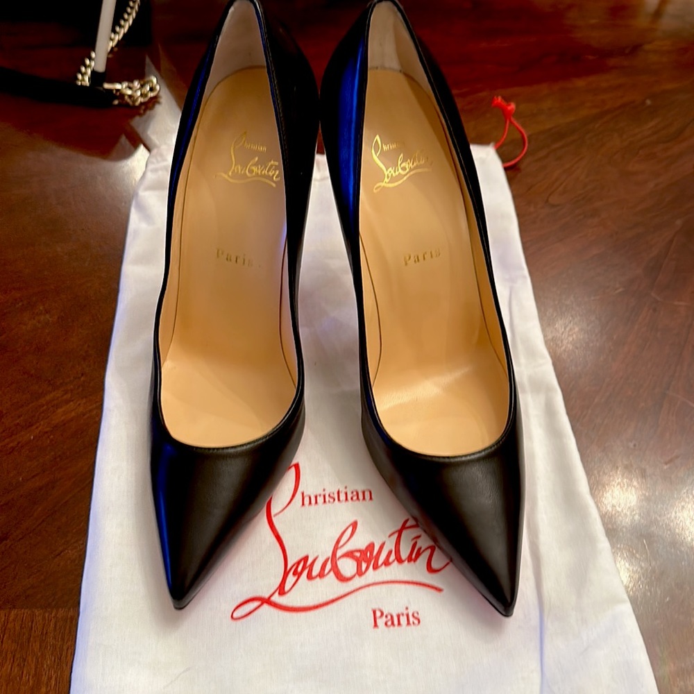 NEVER WORN Christian Louboutin Kate Red Sole High-Heel Pumps, Black 40.5
